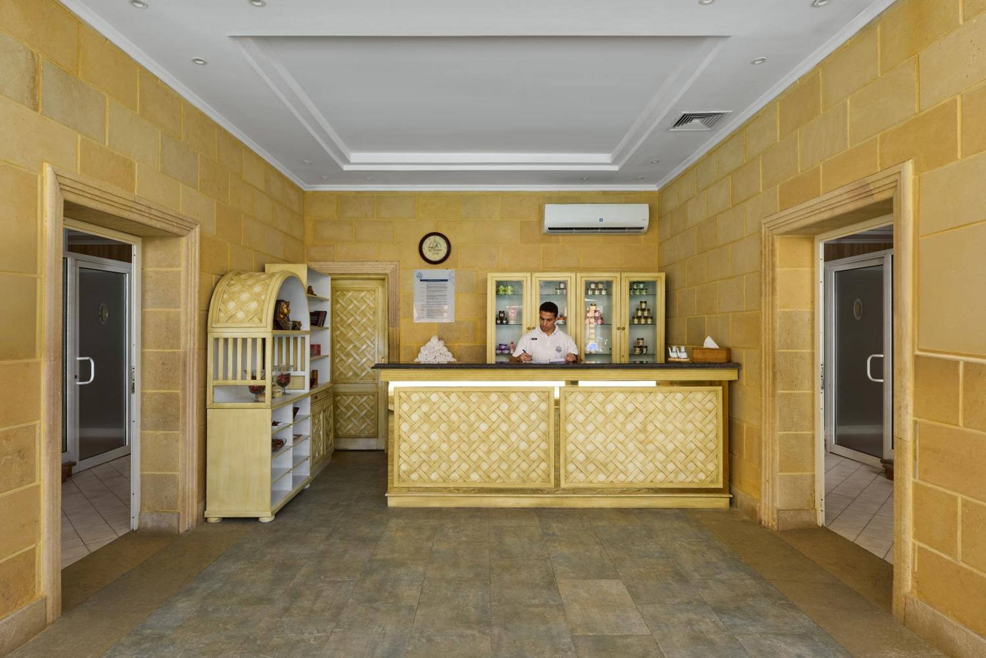 Palm Royale Resort - מפרץ סומה מראה חיצוני תמונה